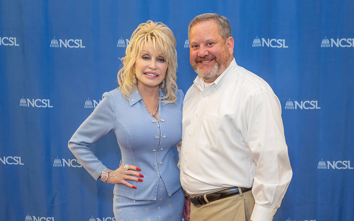 Dolly Parton Keynote Speaker At National Conference of State ...